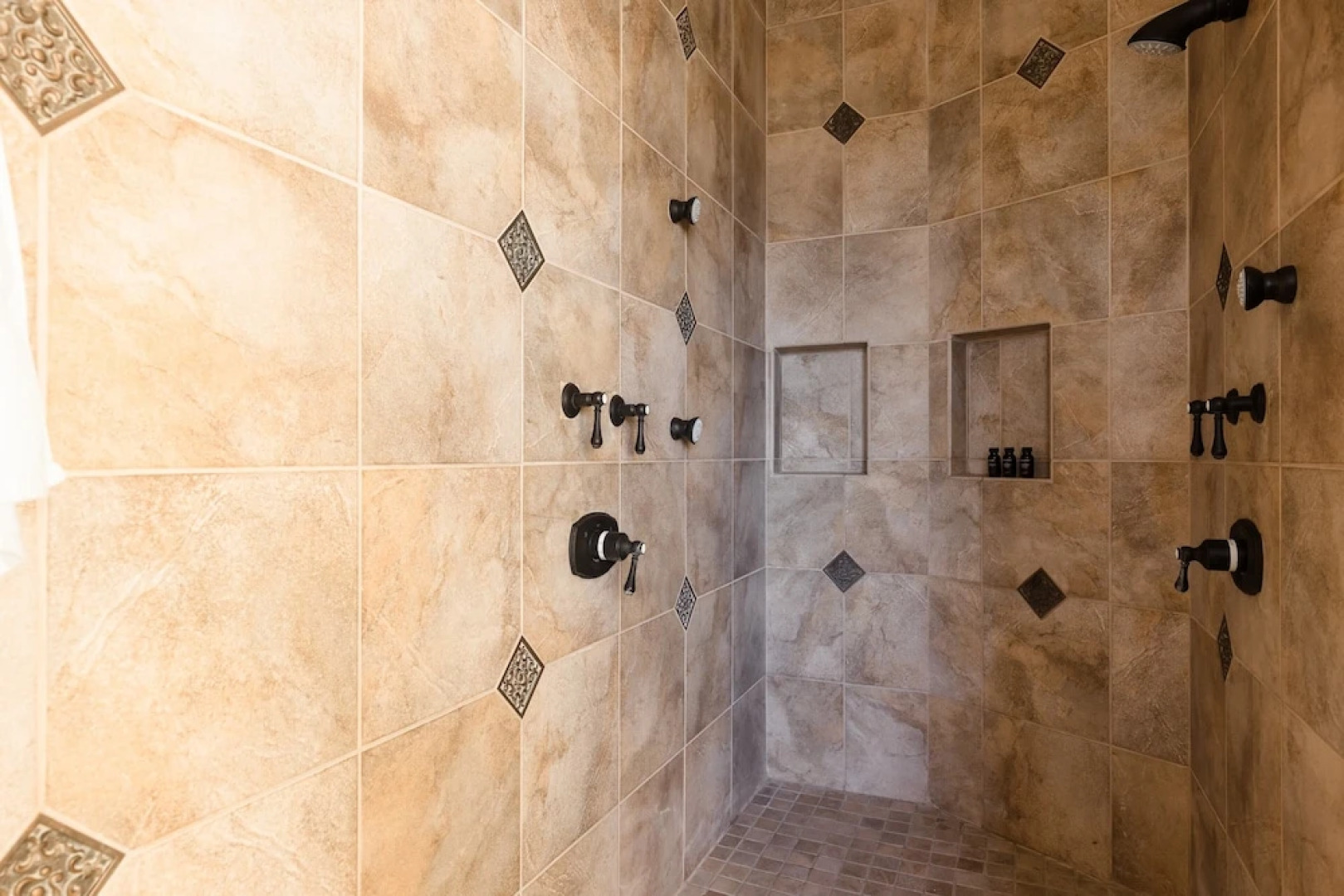 Zinfandel by Avantstay Wine Country Estate w/ Pool & Mini-golf