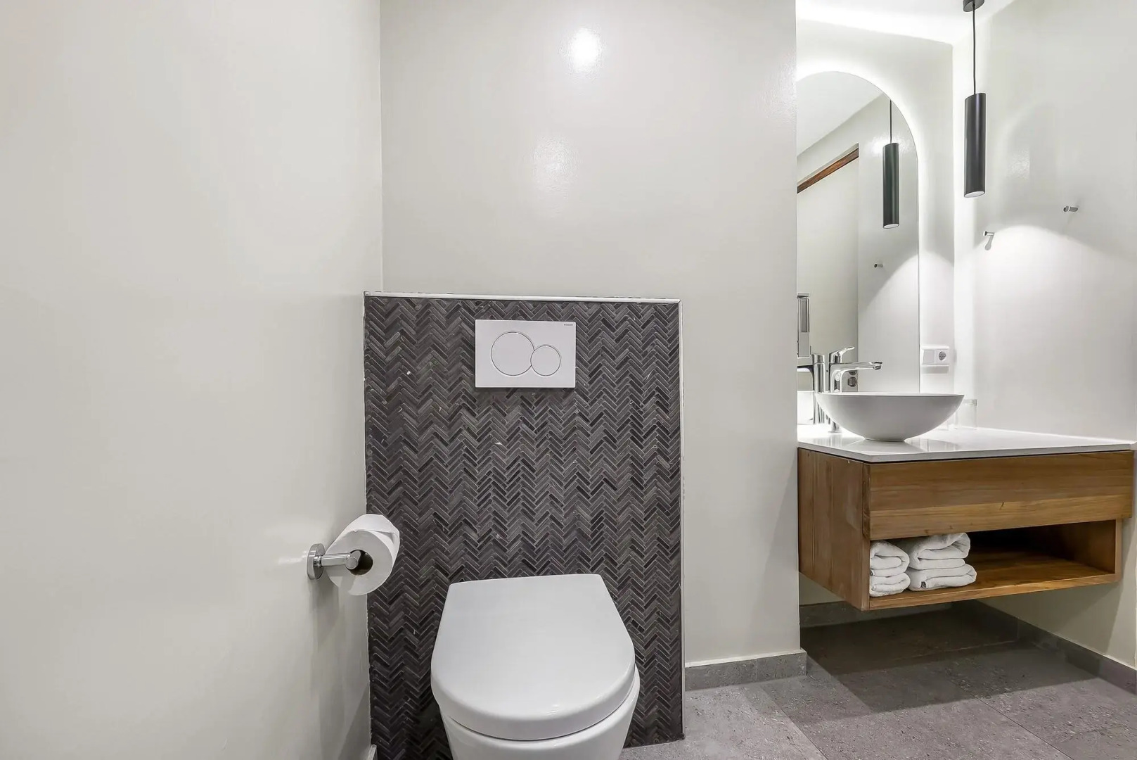 LionsDive Beach Resort