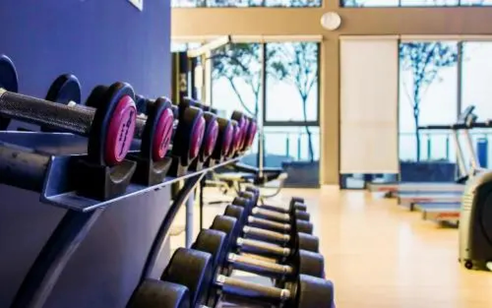 8Pax 2 BATHROOM NEAR SUMWAY PYRAMID