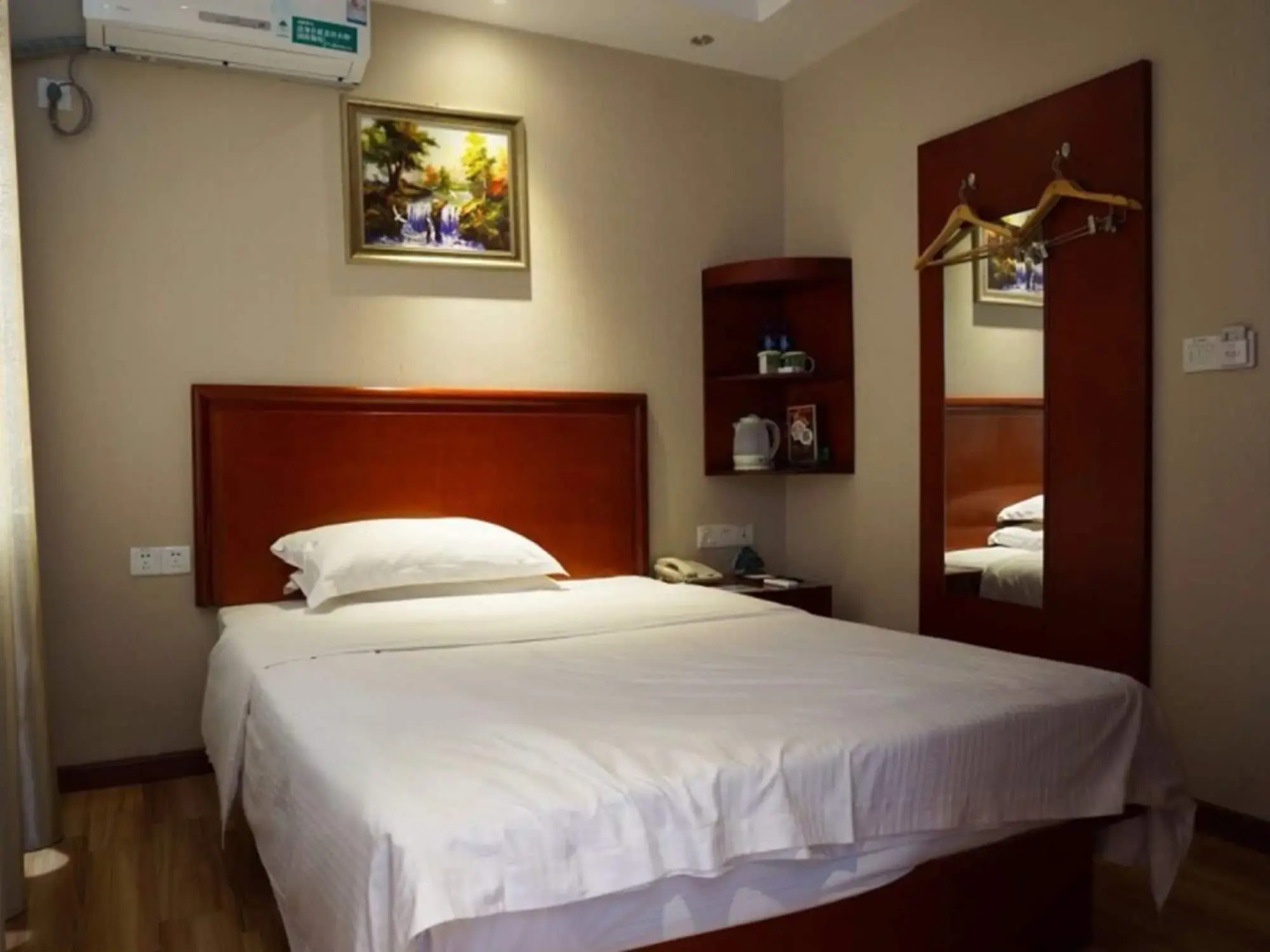 GreenTree Inn Ganzhou Sankang Temple DaRunFa Express Hotel