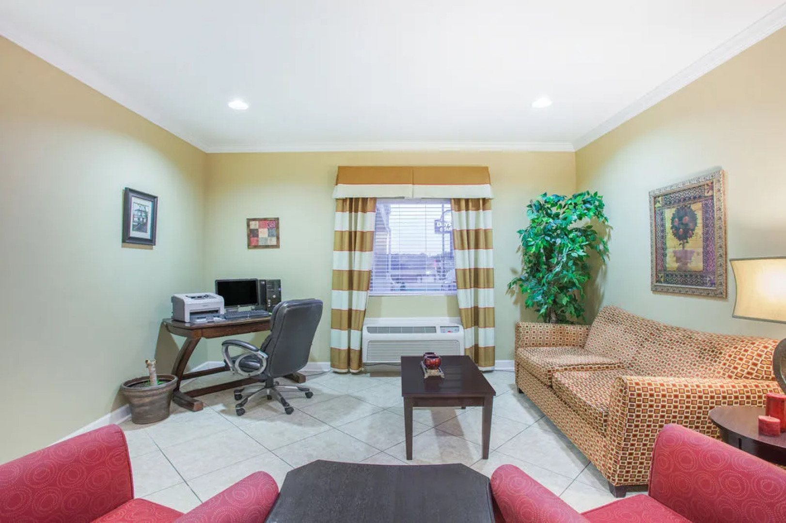 Days Inn & Suites - Cabot