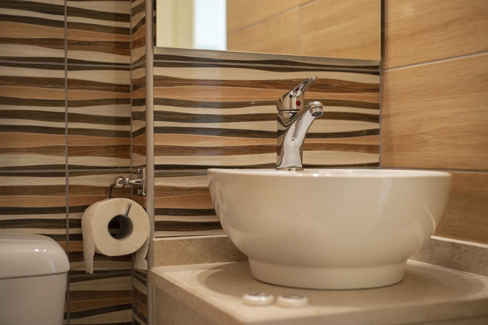 Erato Studios & Apartments