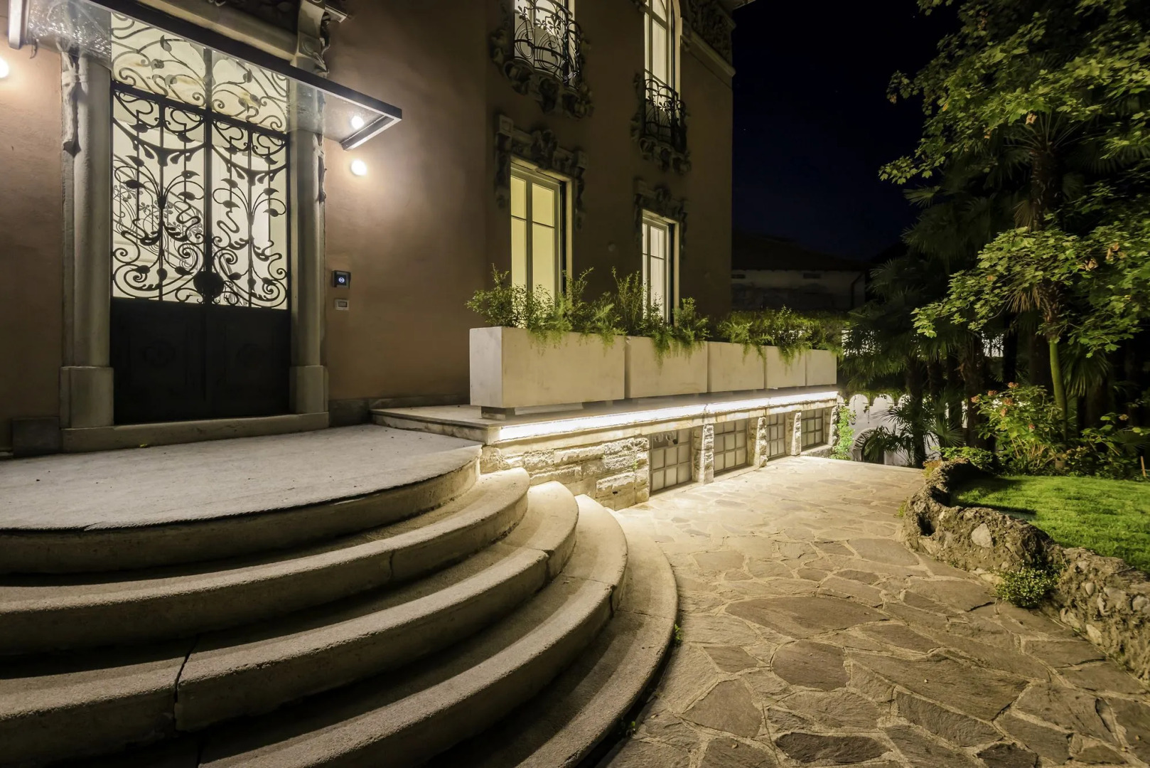 Villa Liberty - Lake Como Rooms & SPA