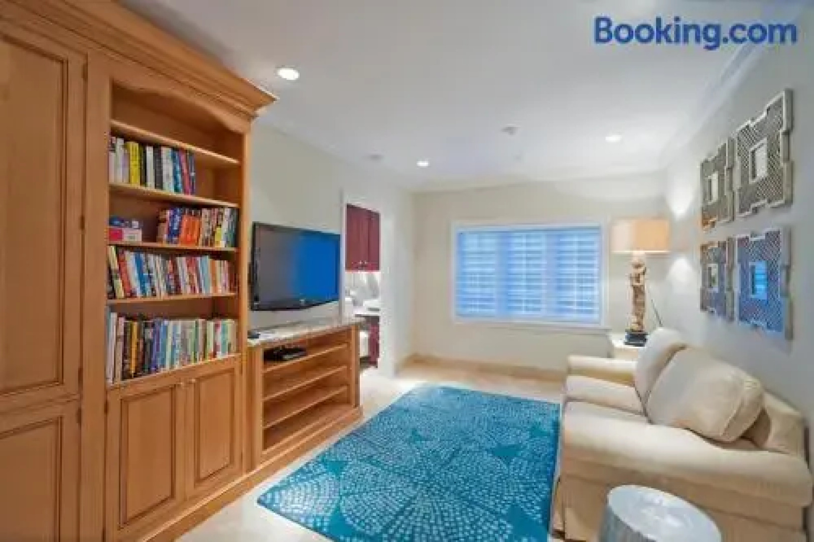 Coconut Walk by Grand Cayman Villas & Condos