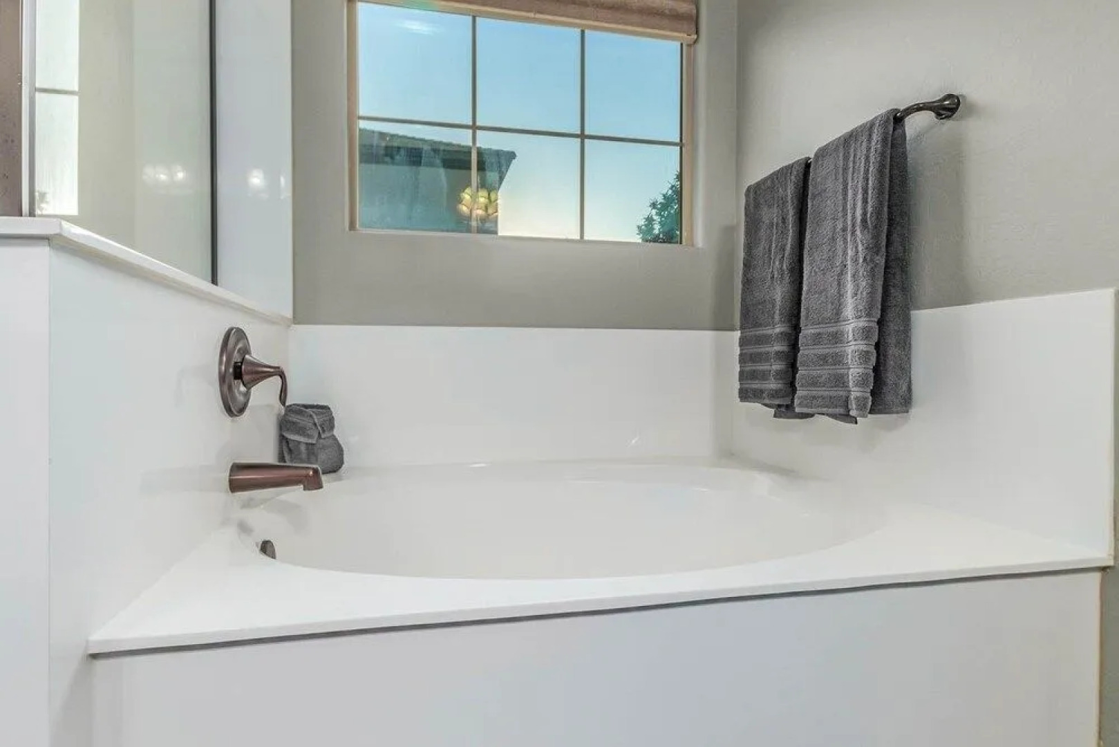 Tucana Seville Gilbert 3 Bedroom Home by RedAwning