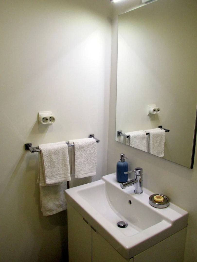 Stunning Studio in Parede, Cascais - up to 4 pax