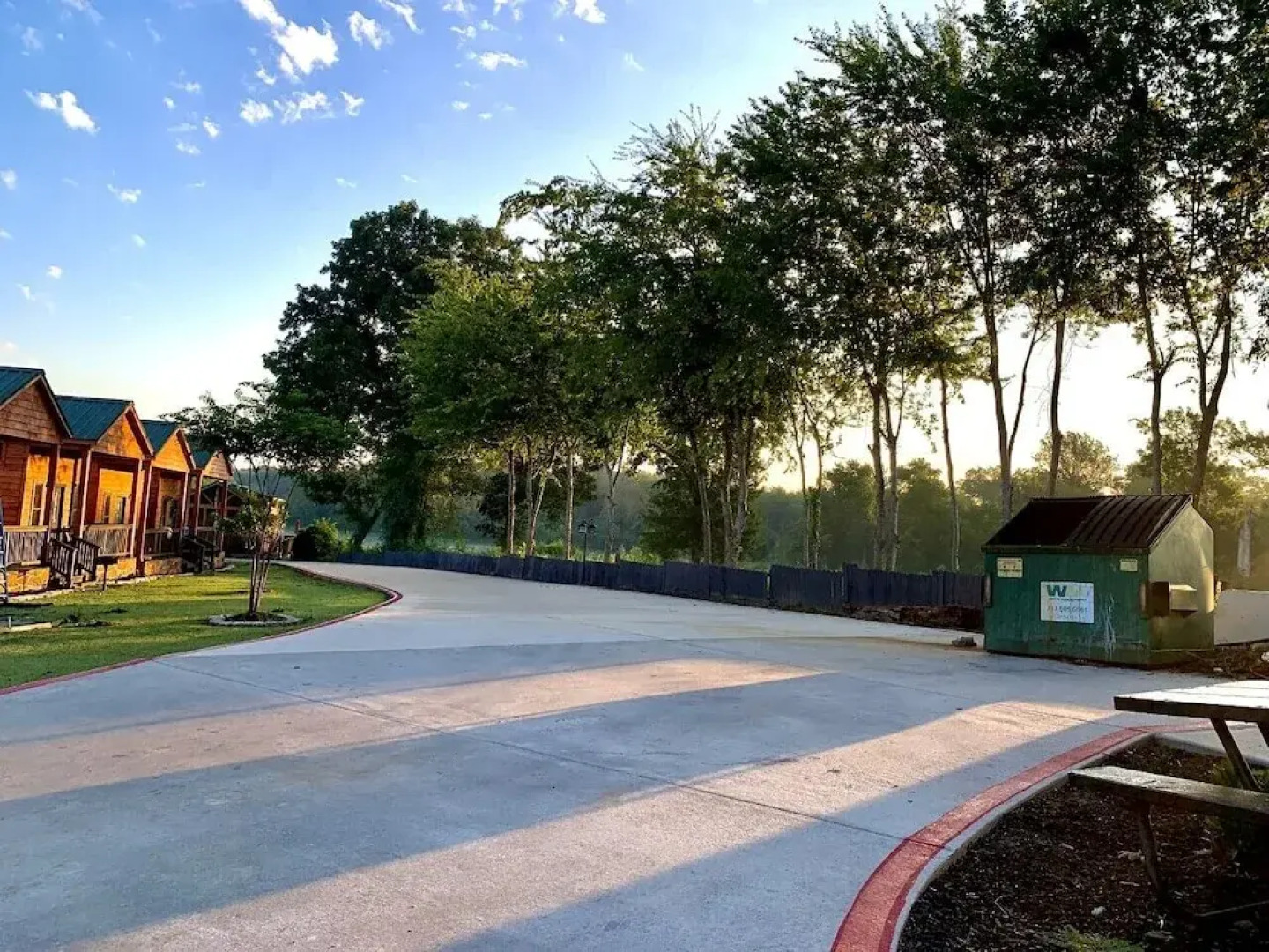 Fisherman`s Cove Lakeside Resort