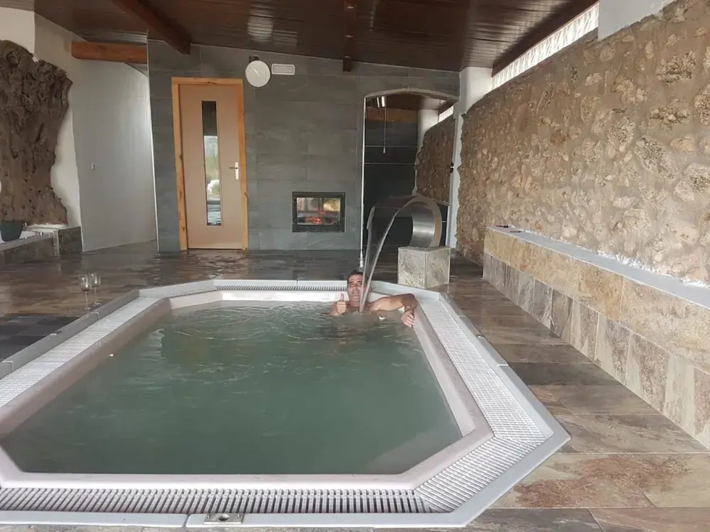 Apartment With 4 Bedrooms in Fontanar, With Wonderful Mountain View, Private Pool, Enclosed Garden - 200 km From the Slopes