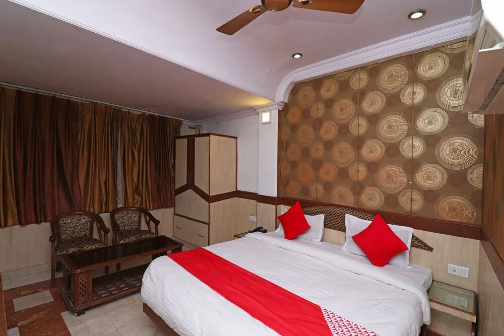 OYO 27878 Highway Inn International