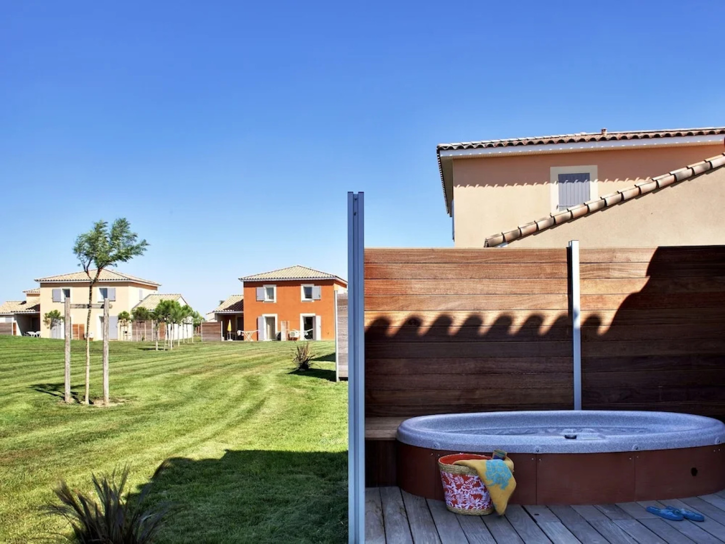 Semi-detached Home in Mediterranean Style, With Nice AC