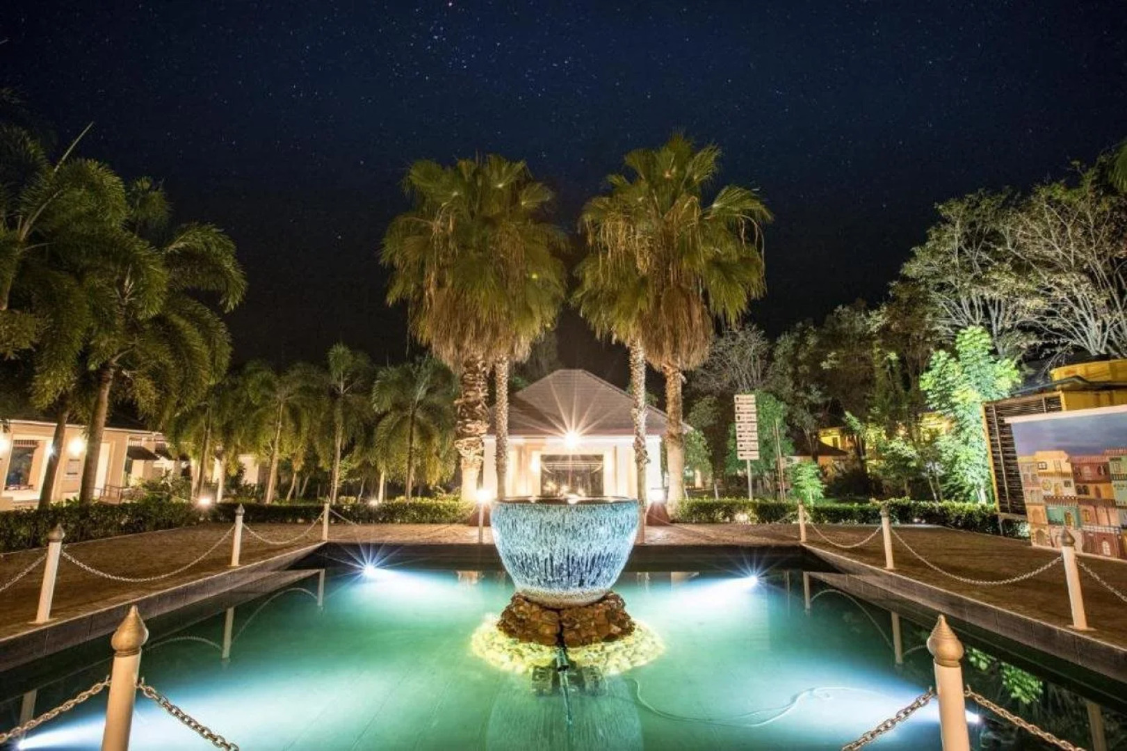 Leaves Valley Resort