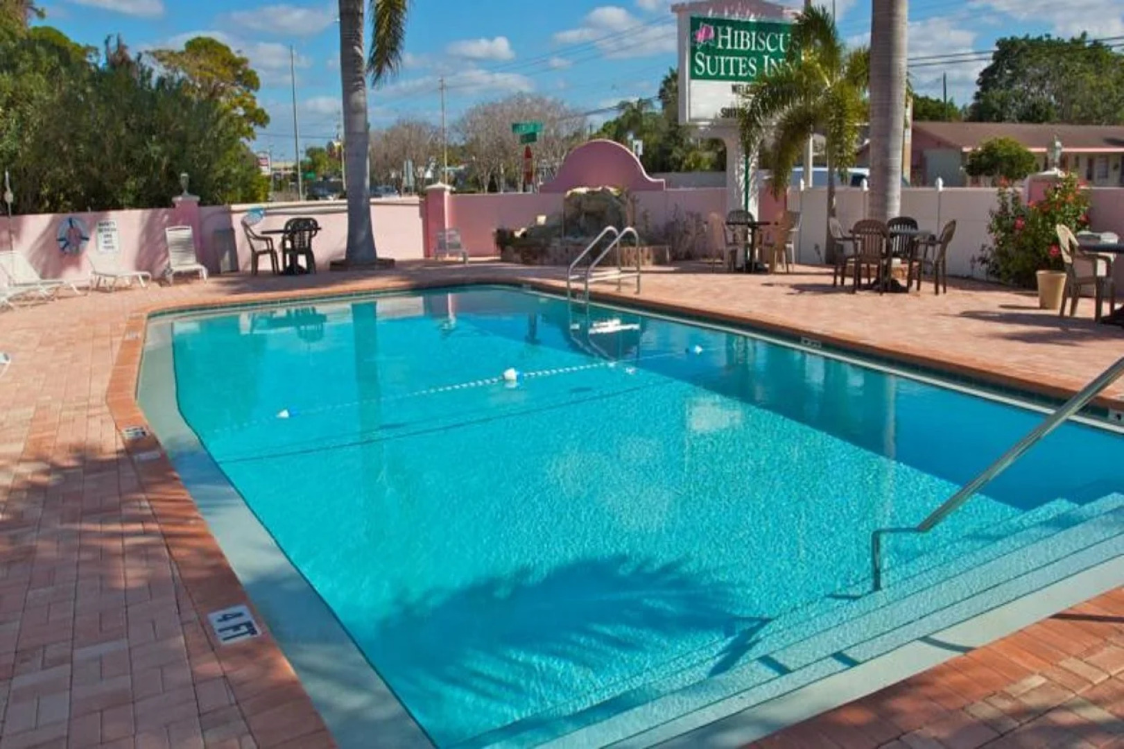 Hibiscus Suites - Gateway to Siesta Key