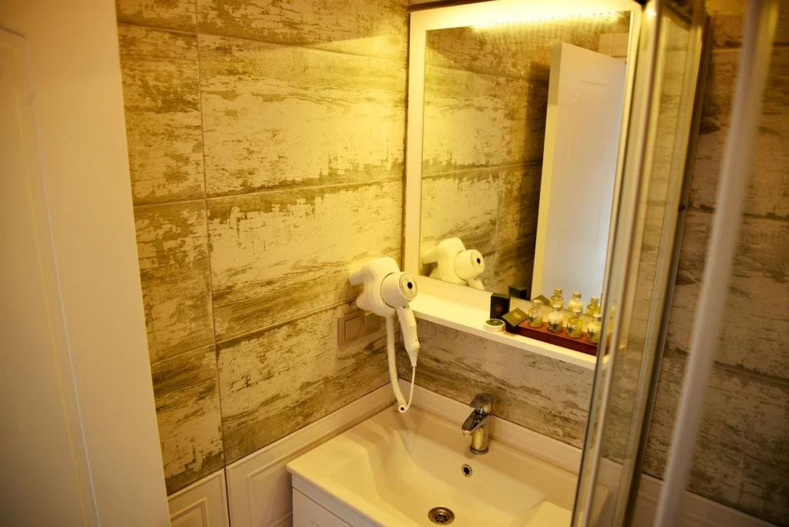 Enginyurt City Hotel