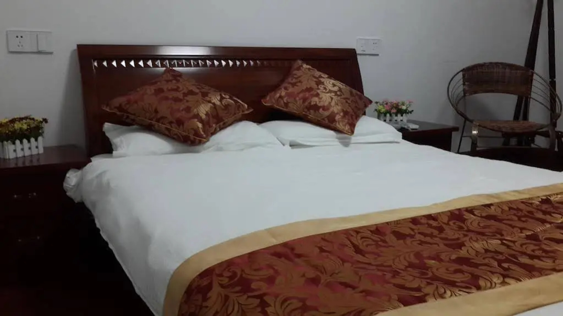 Xitang Xuyue Theme Inn