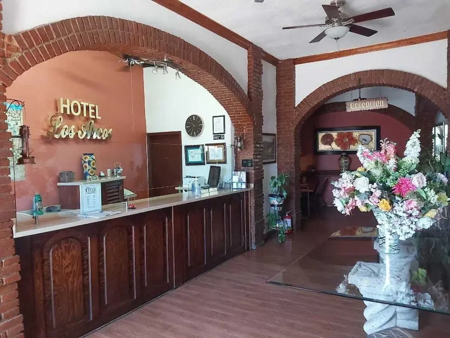 Hotel Los Arcos