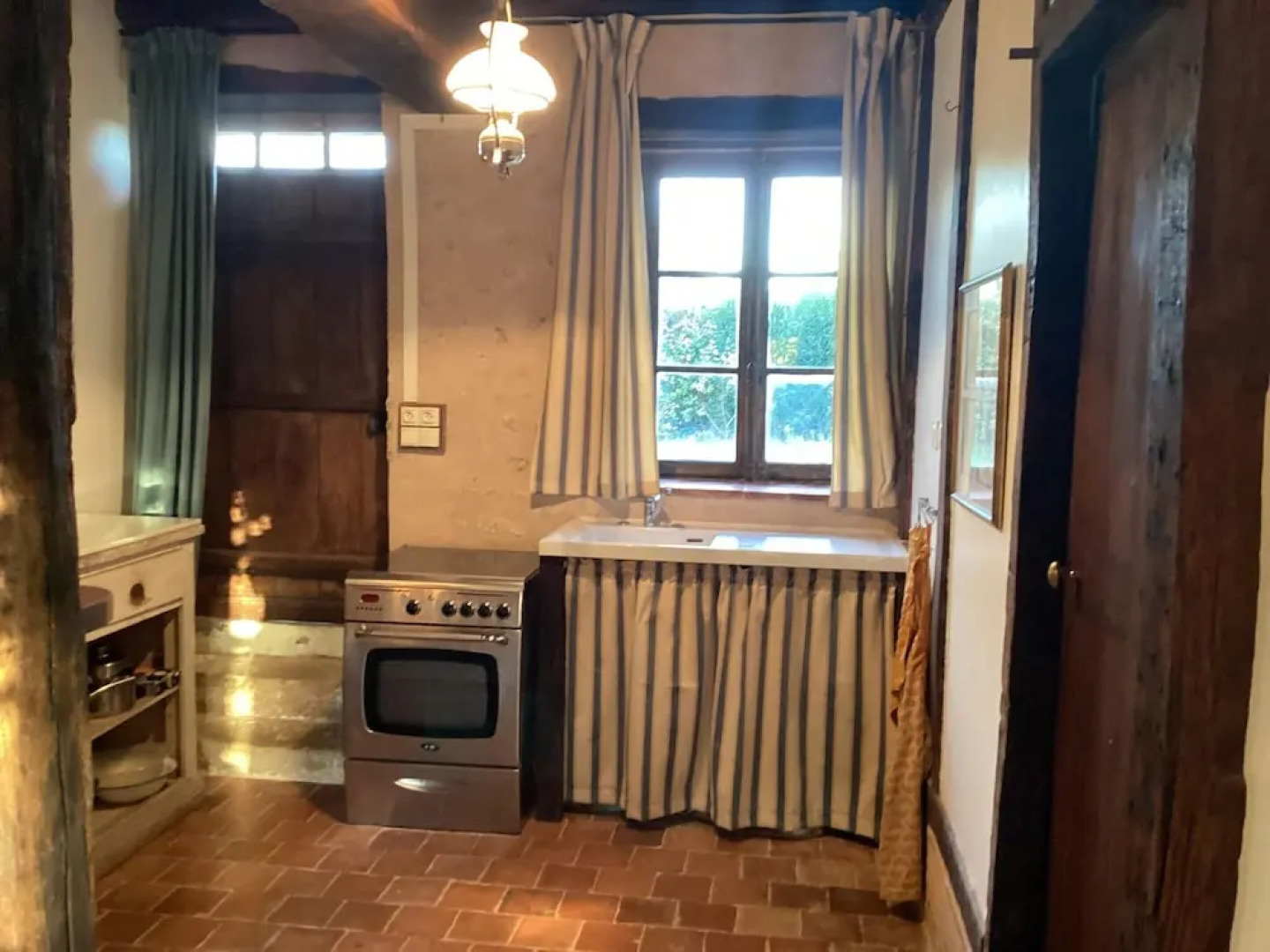 Charming Home by River Allier Hiking Trails