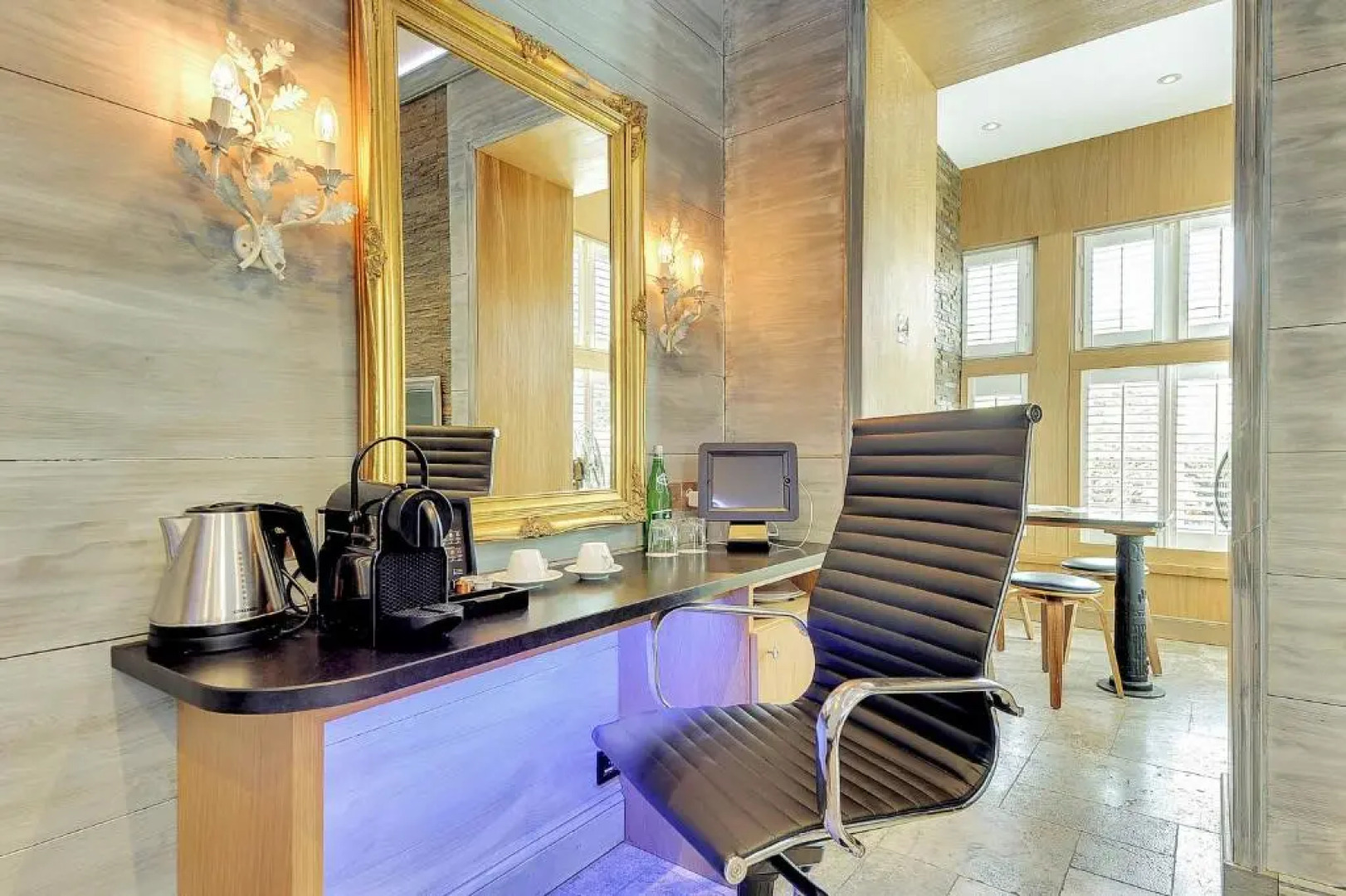 Mala Anglia Deluxe Rooms & SPA