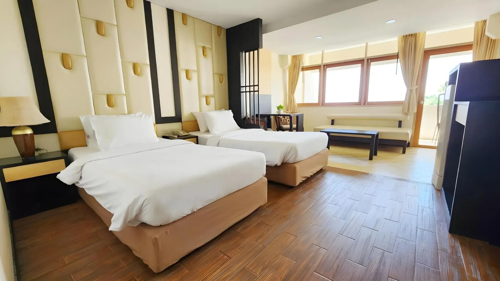 Bangsaen Villa Hotel (SHA Extra Plus)