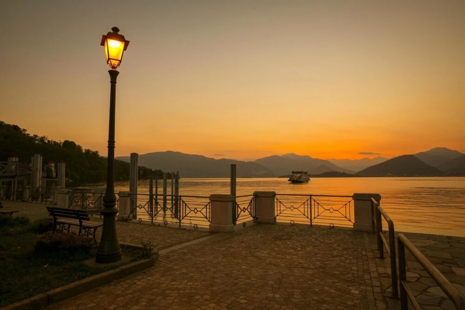 Amazing Gaia Le Palme Pool Lake View