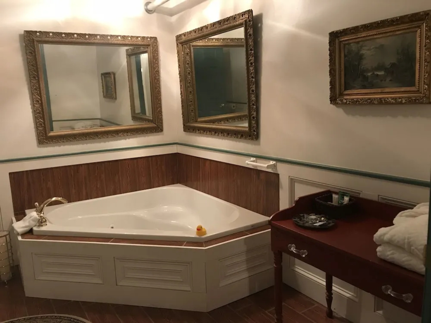 1896 House Country Inn - Barnside Inn