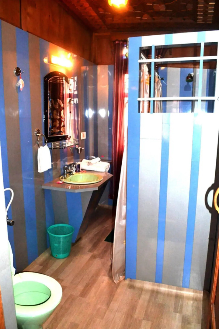 Отель Swan Group Of Houseboats