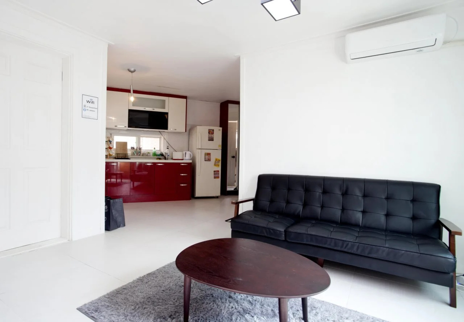 Nanu Guesthouse Black