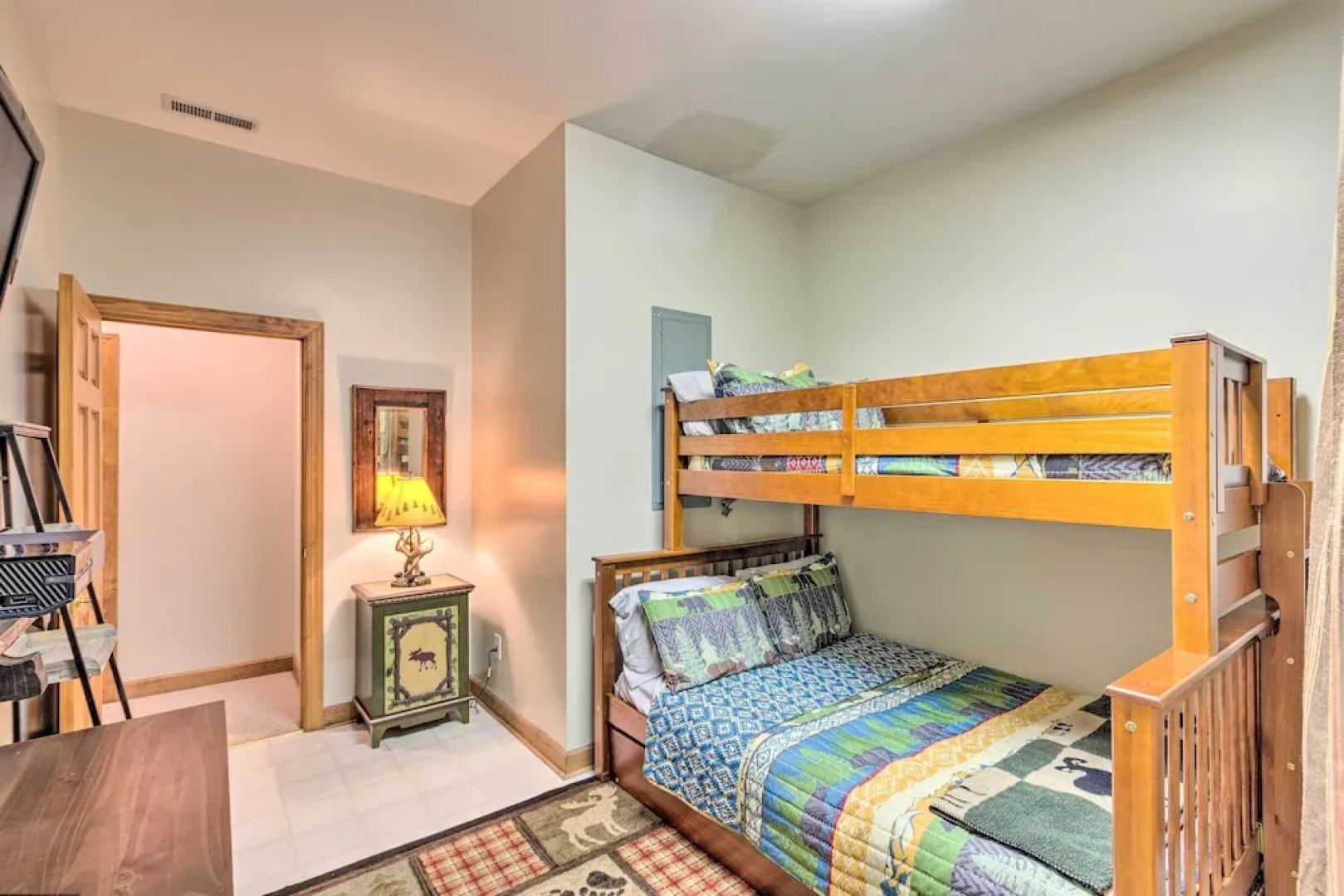 Lavish Beech Mountain Ski Cabin w/ Hot Tub!