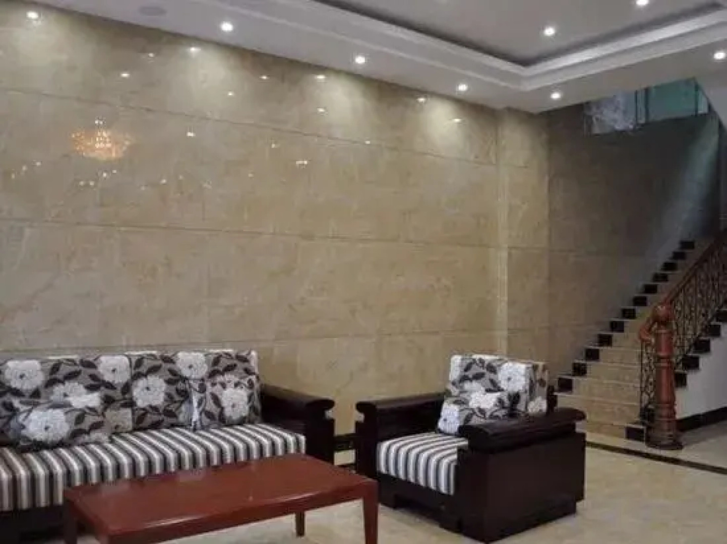 Jinzhou Business Hotel