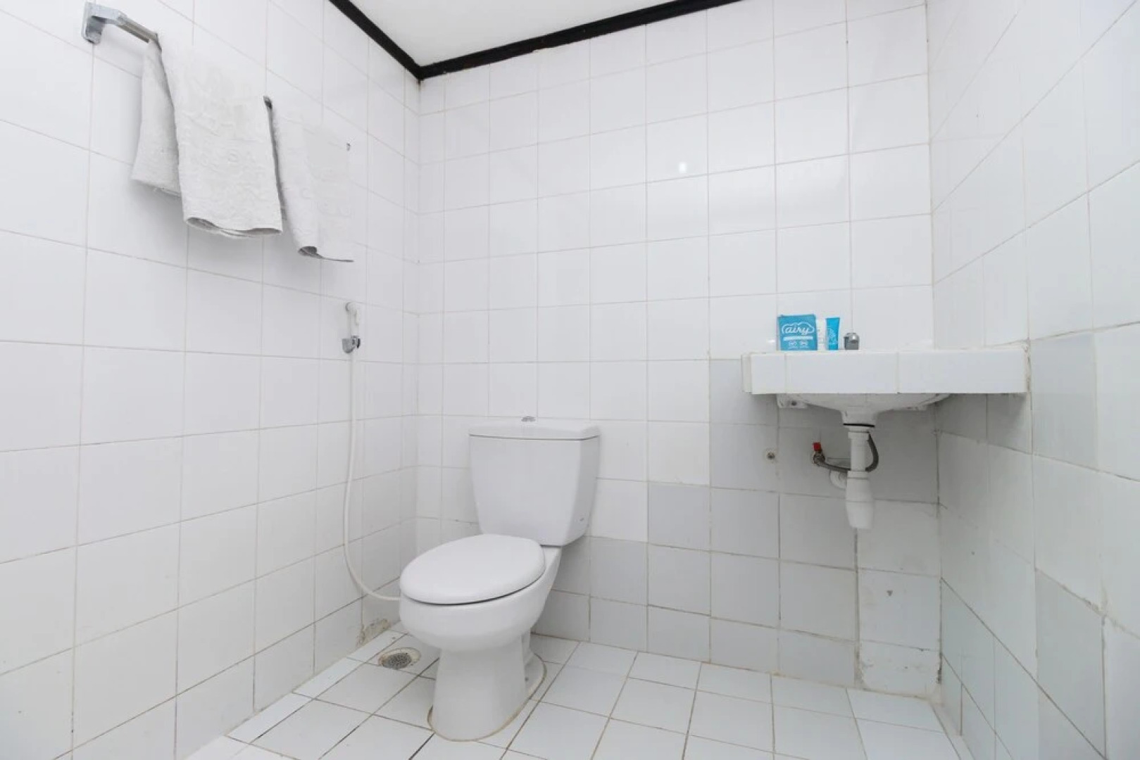 Airy Sipora Pora 4 Parapat