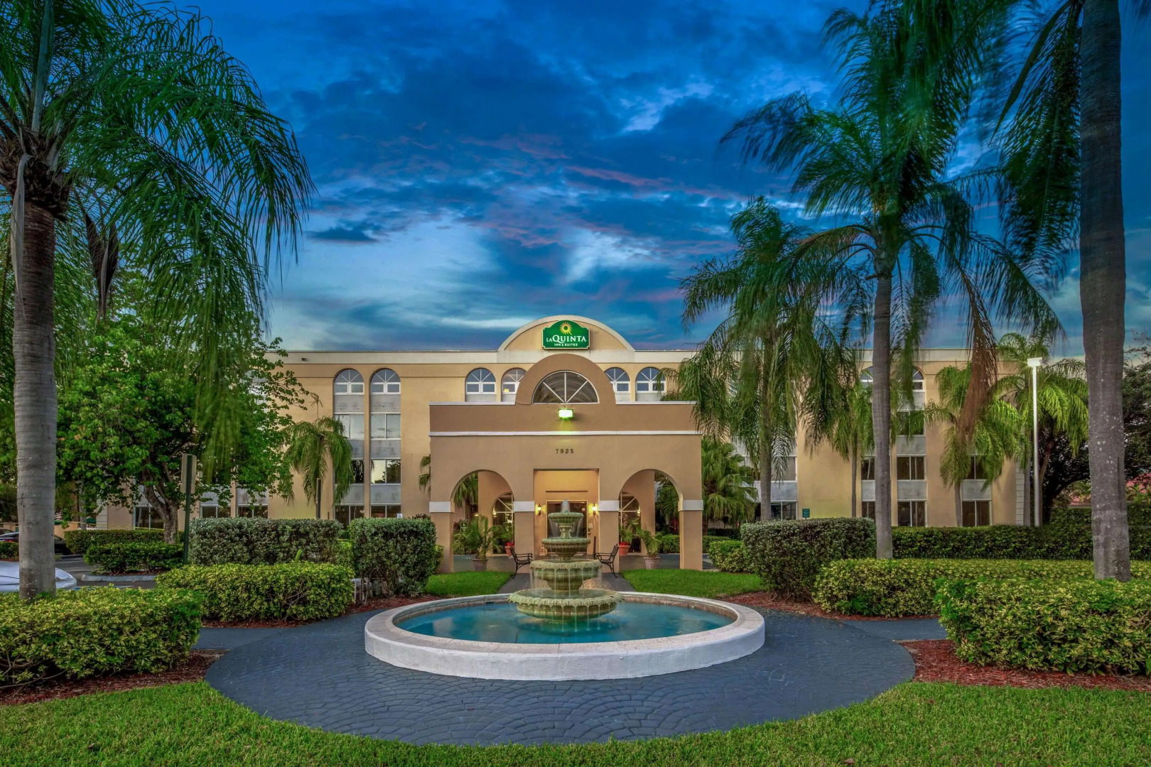 La Quinta Inn & Suites by Wyndham Miami Lakes