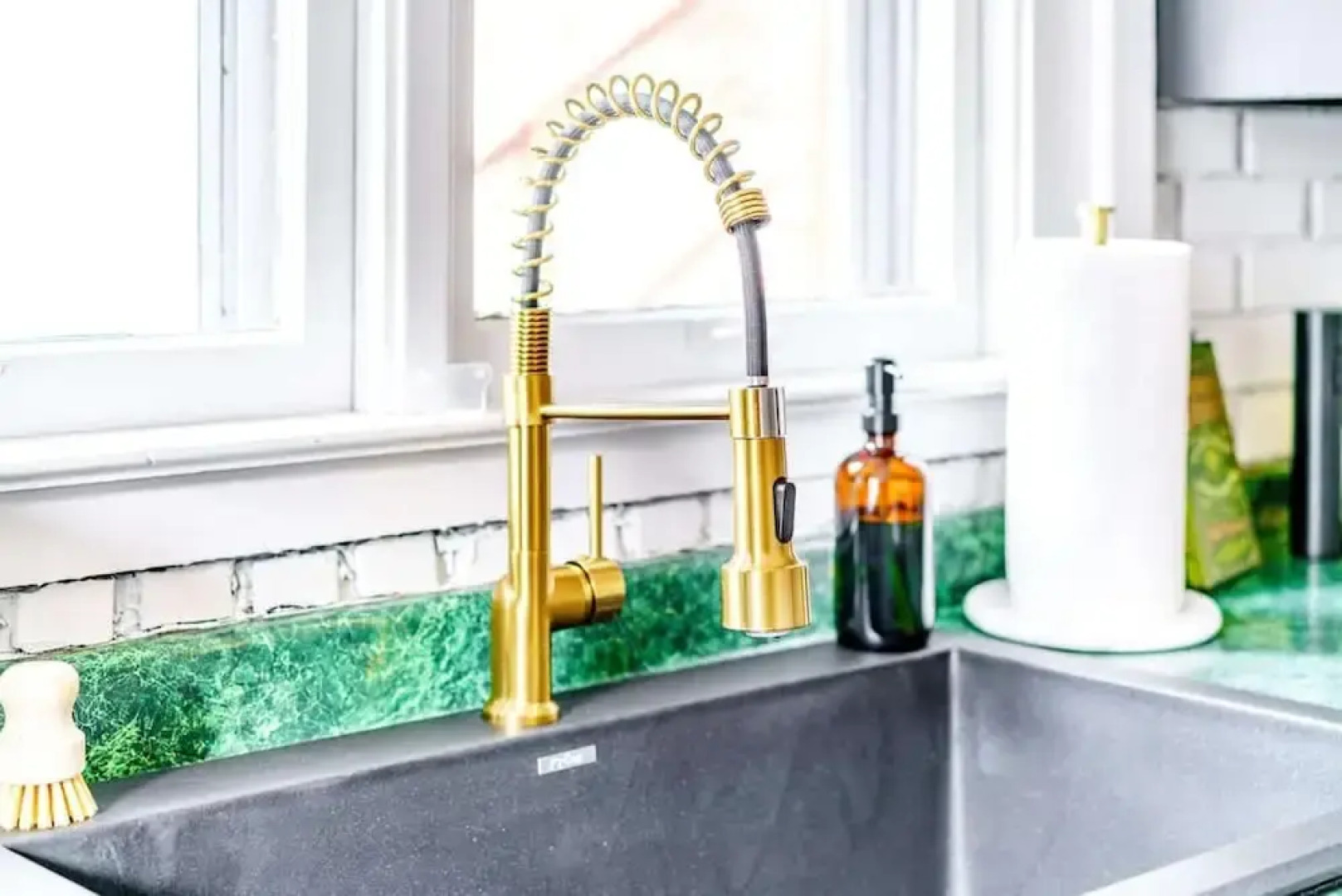 Prime Location Clean Top Rated Free Parking