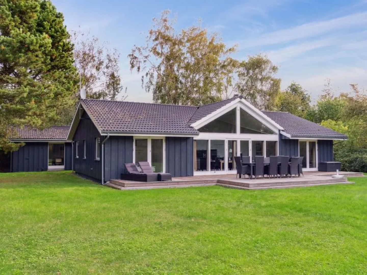 "Josina" - 675m from the sea in Sealand