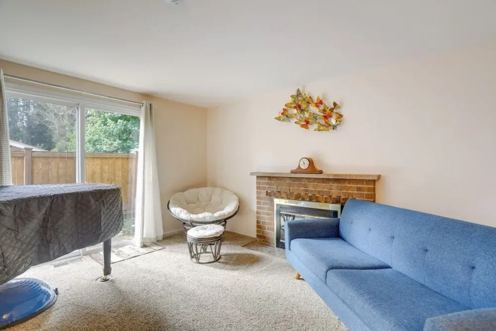 Pet-friendly Sammamish Home w/ Deck ~ 3 Mi to Lake