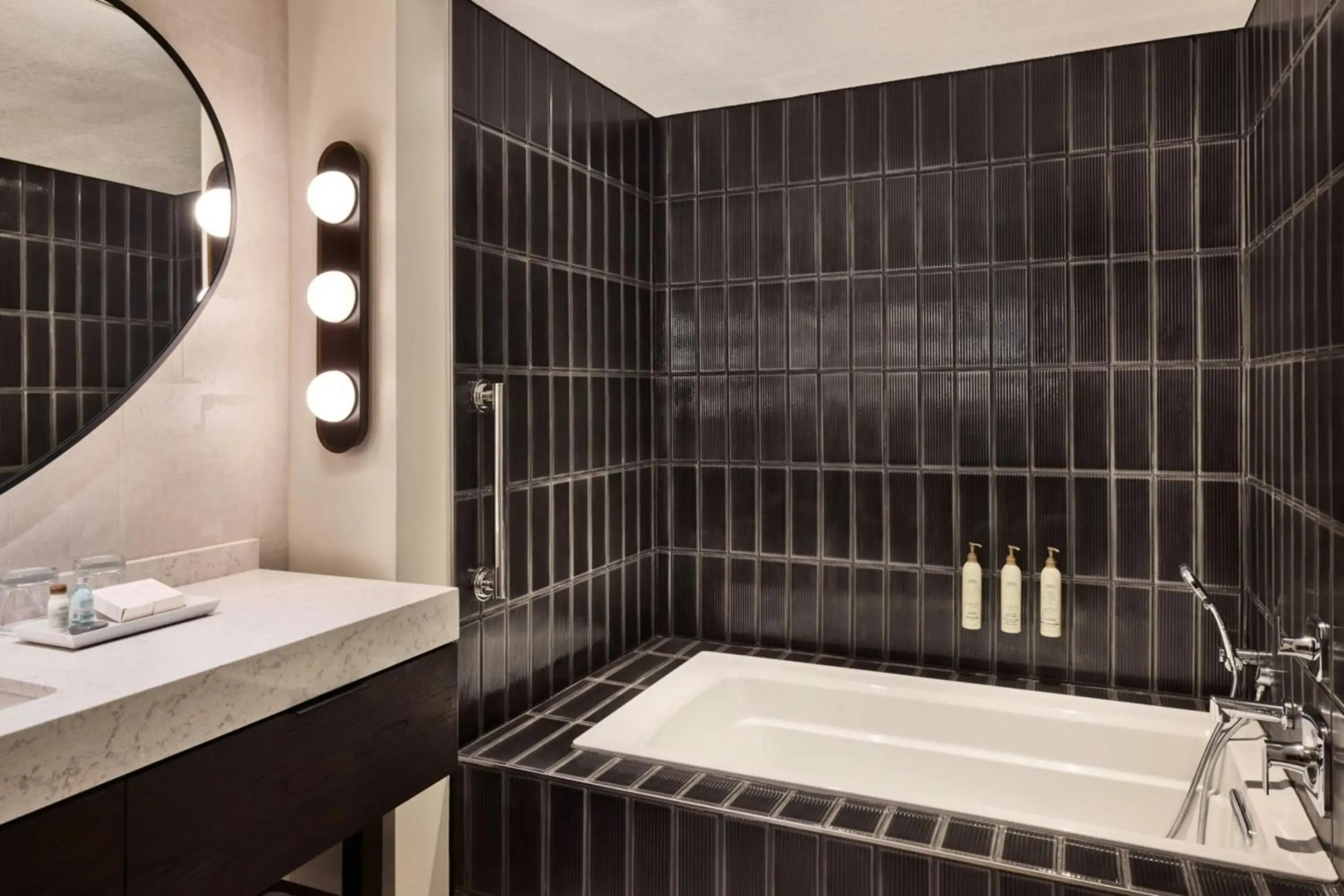 Renaissance® Phoenix Glendale Hotel & Conference Center