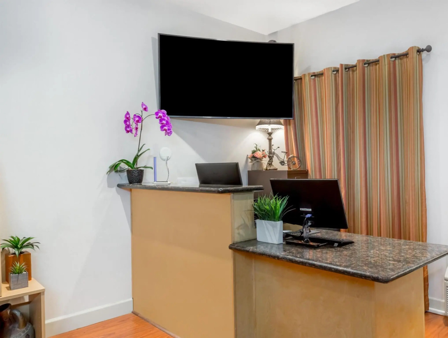 Monarch Valley Inn Marina at Monterey Bay