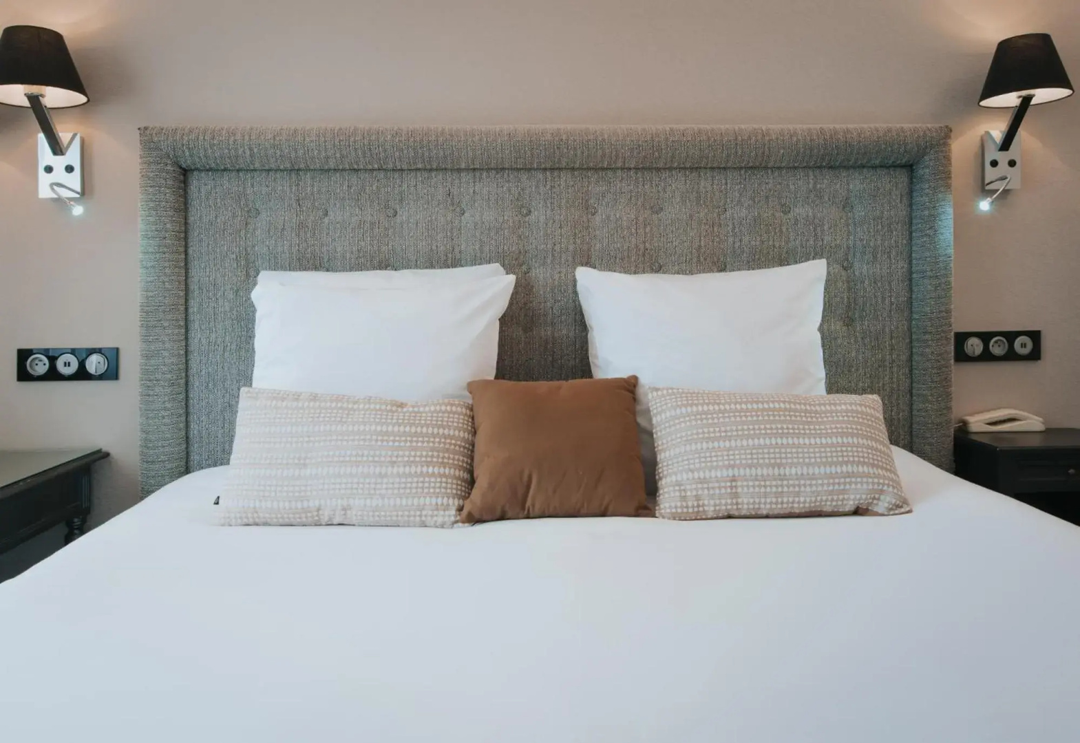 Henry II Hotel