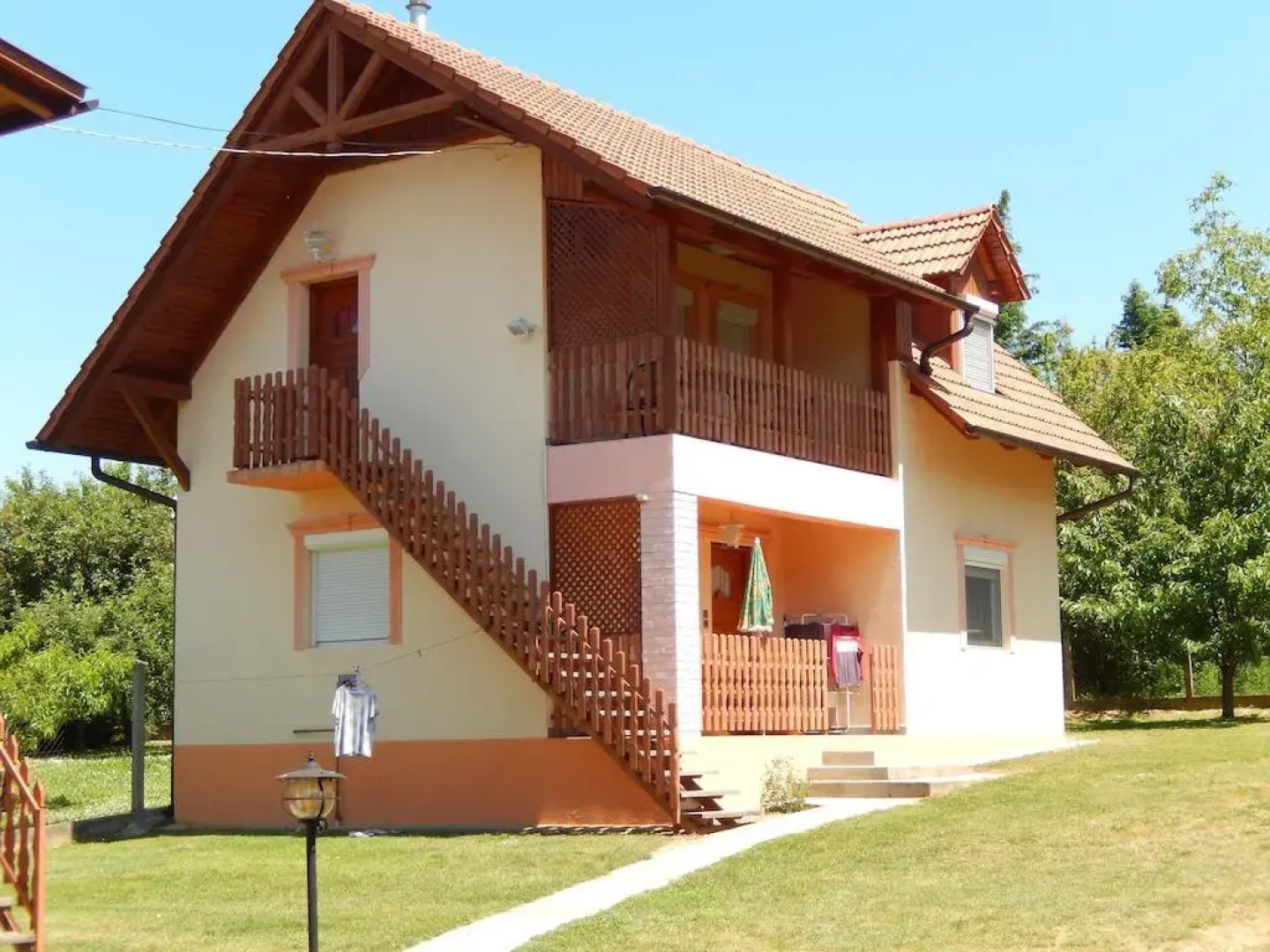 Zsuzsanna Apartmanház