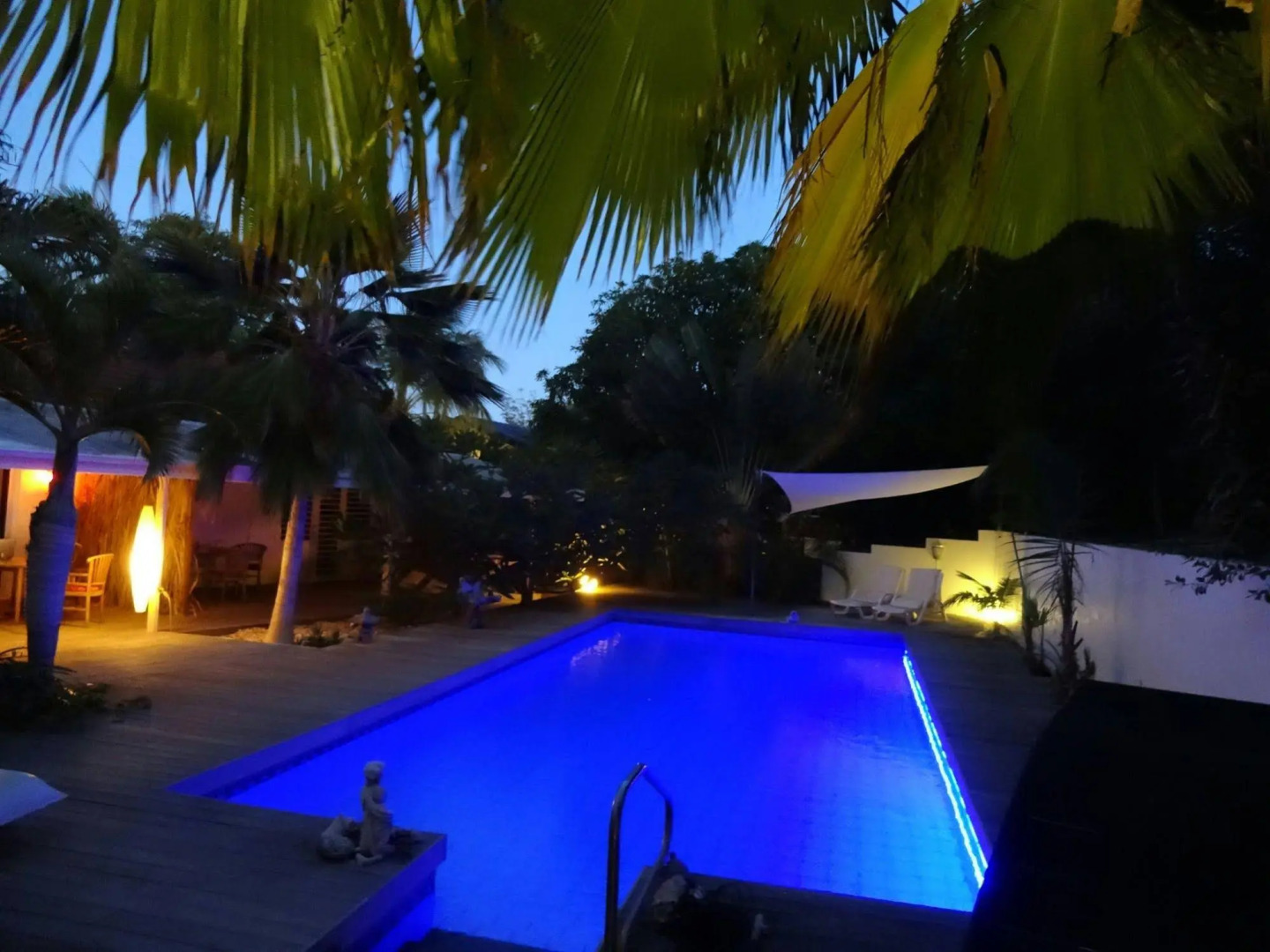 Frangipani Apartments