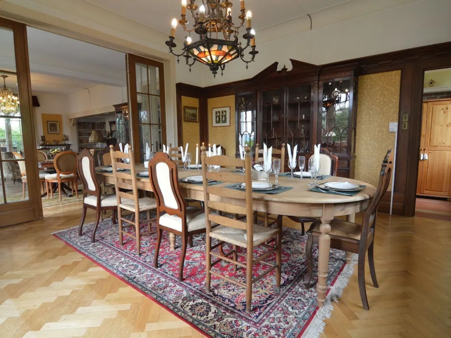 Gorgeous Villa on an Estate With Beautiful Garden, Swimming Pool and Pool House With Sauna