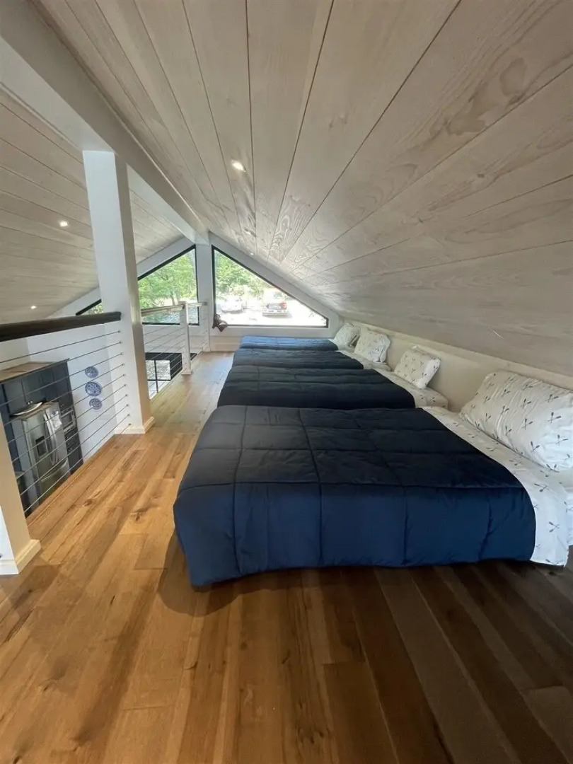 Overwater Views Limit 10 3 Bedroom Home by RedAwning