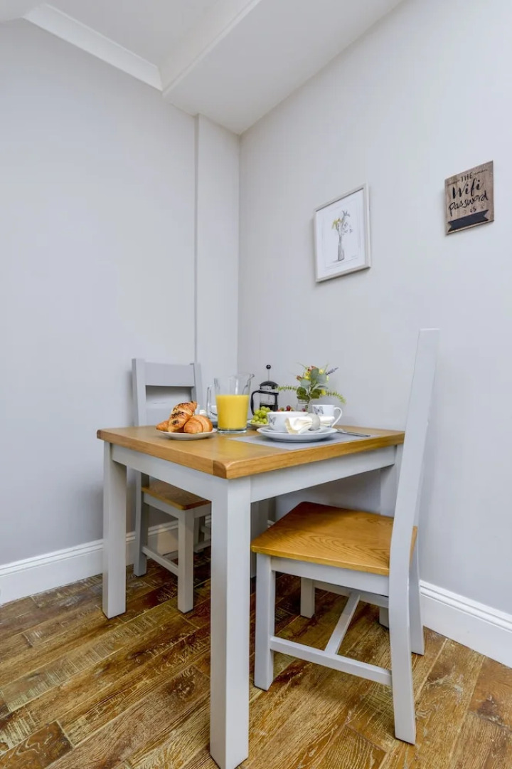 Scotgate House by Vose Nights