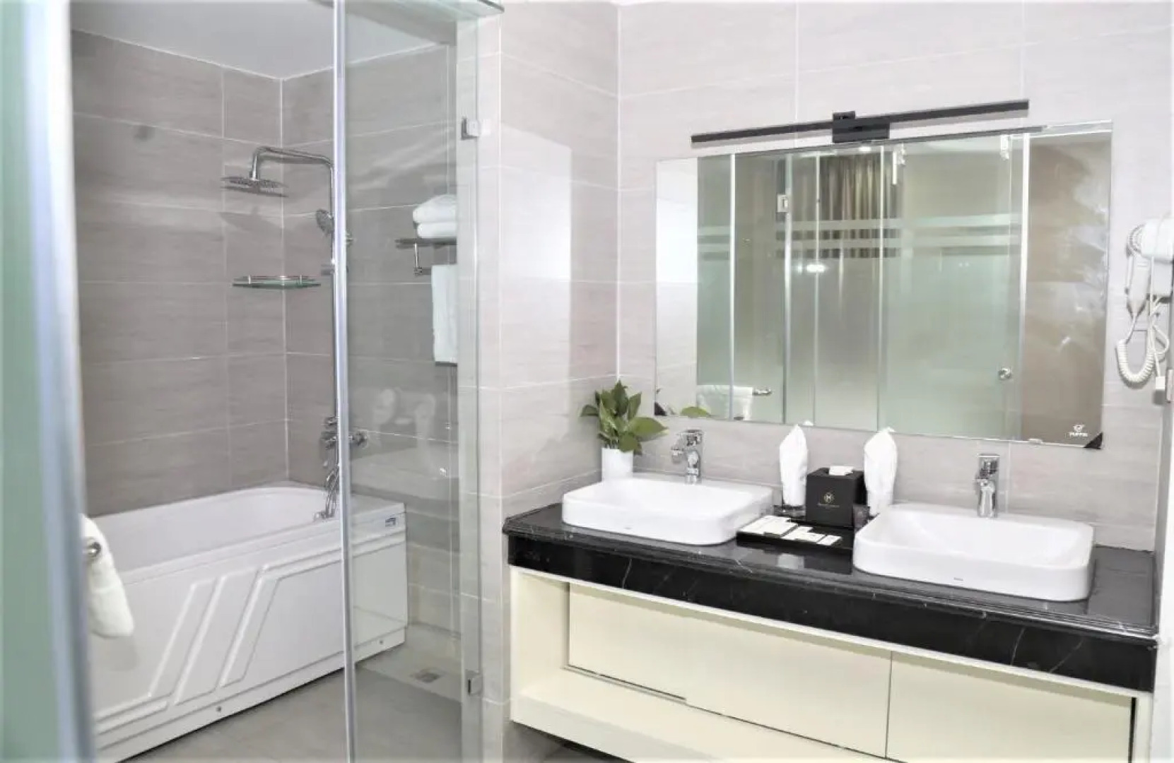 Western Skyline Hotel