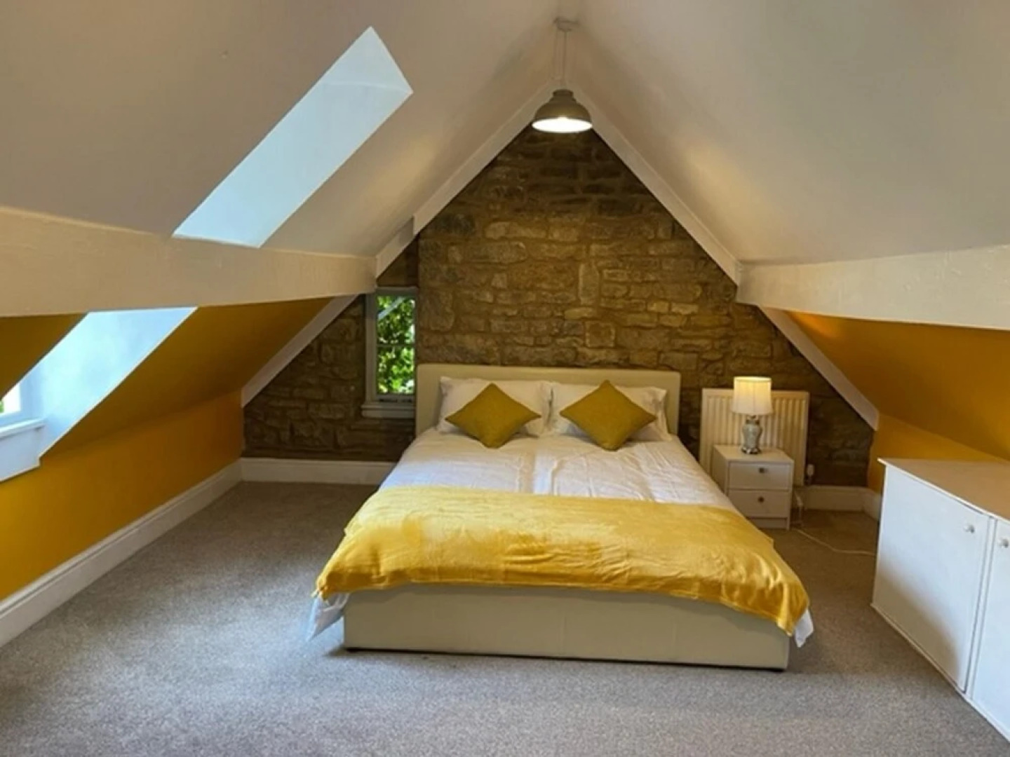 Beautiful 2BD Flat Outstanding Views Near Bath