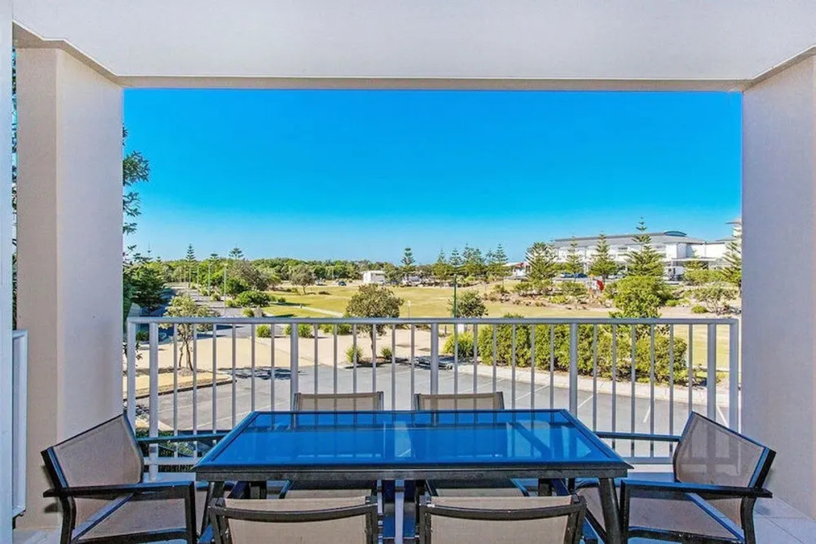 Resort & Spa 2302/03 Ocean Glimpses Over Central Park