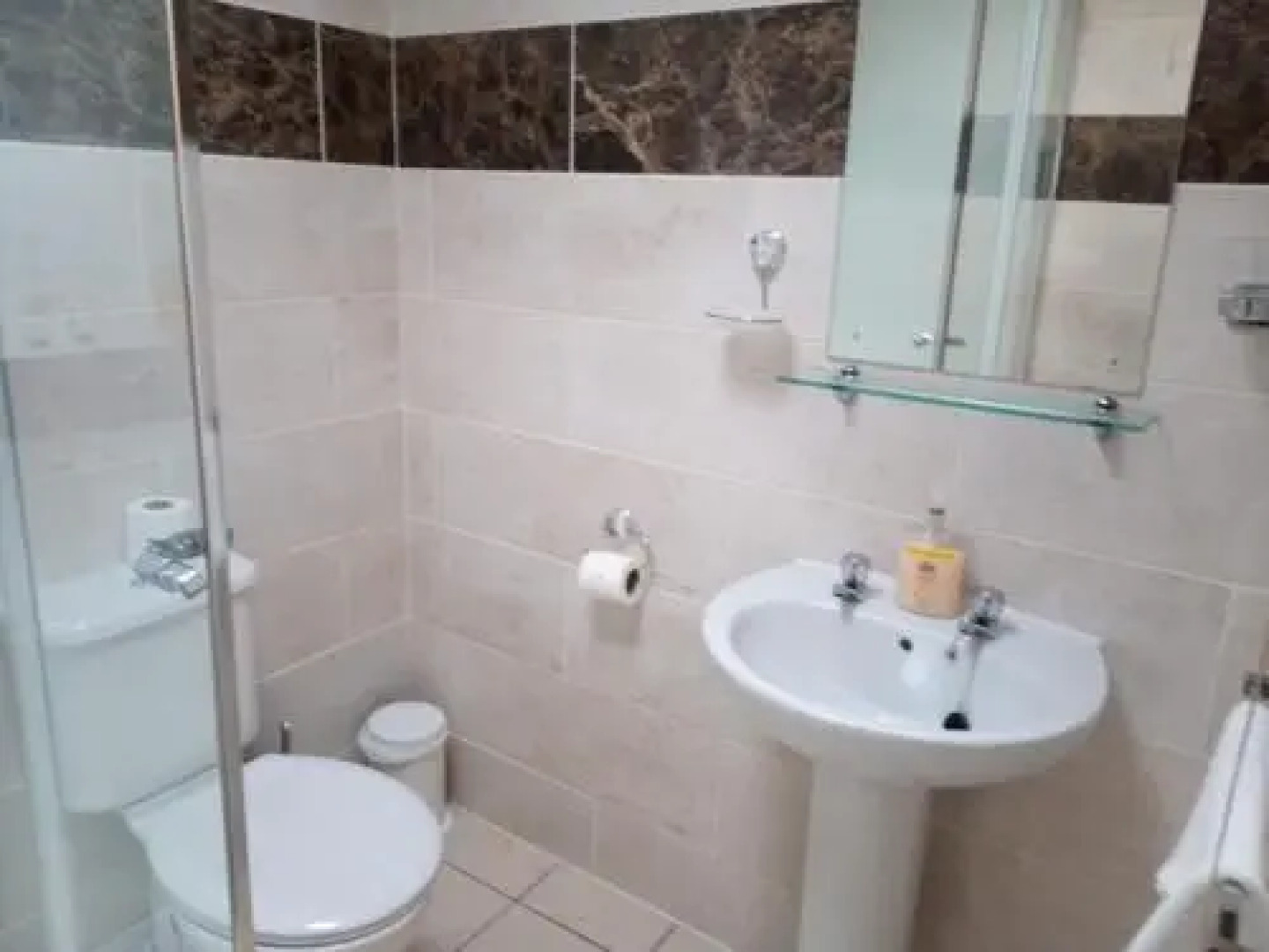 Fox And Hounds Country Inn