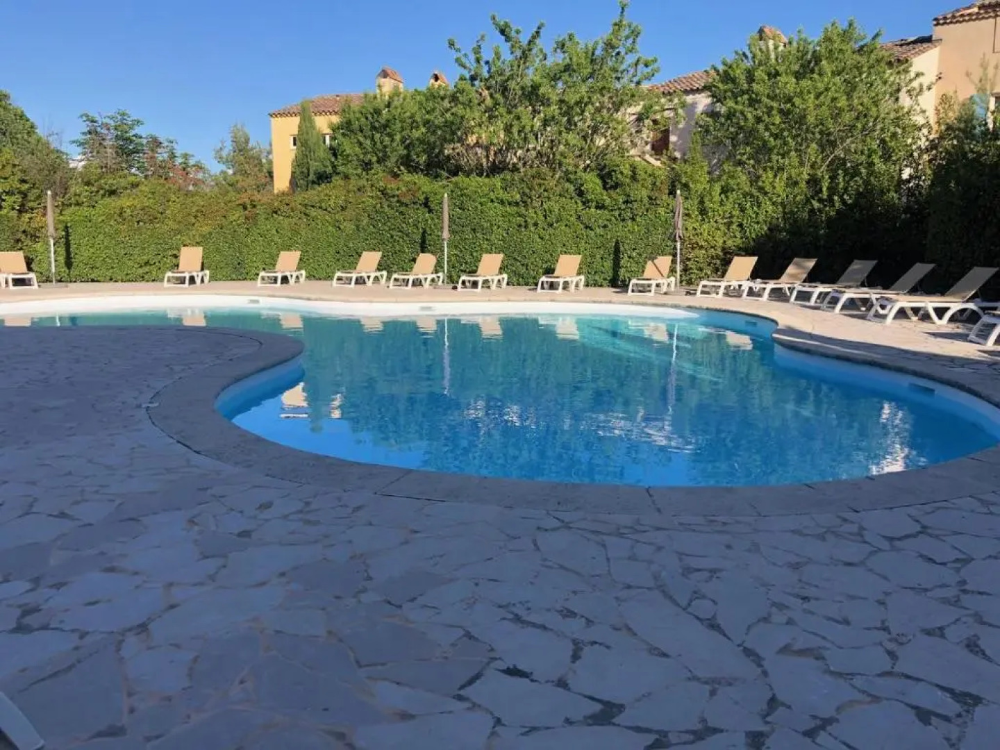 appartement sur le golf de pont royal