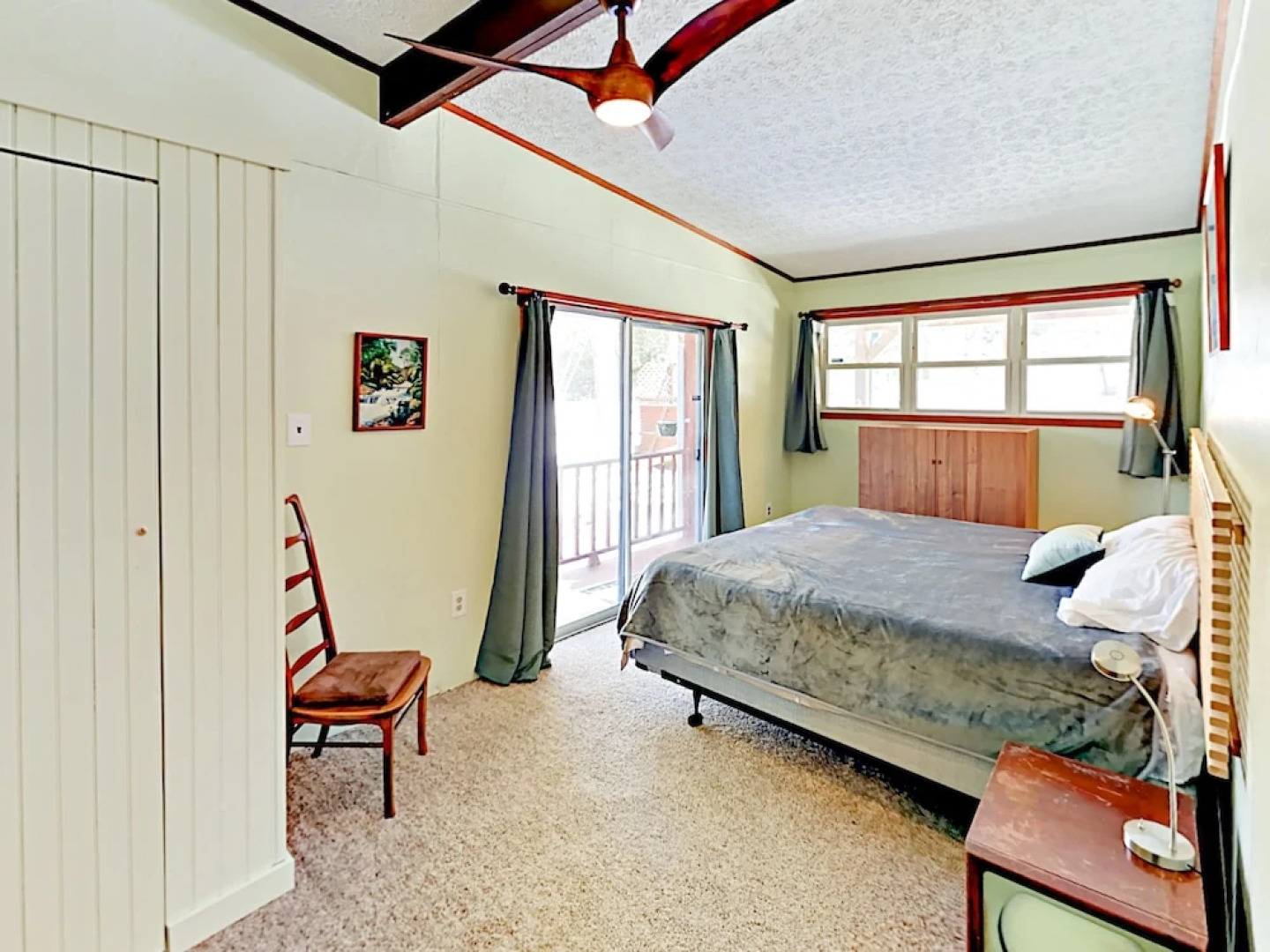 732 Mountain Home 4 Bedrooms 2.5 Bathrooms Home