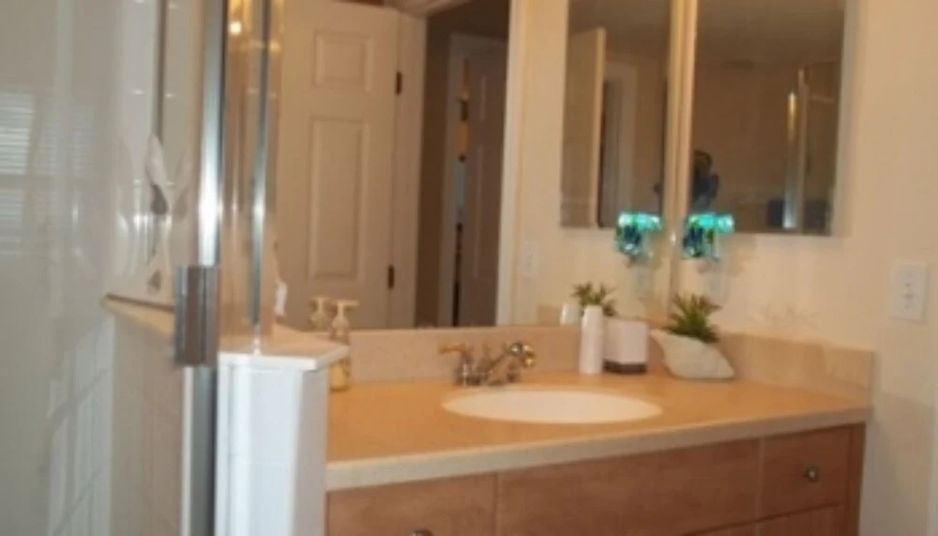 Great ocean views - 2 BR 2 BA - Di Mucci Twin Towers 1207