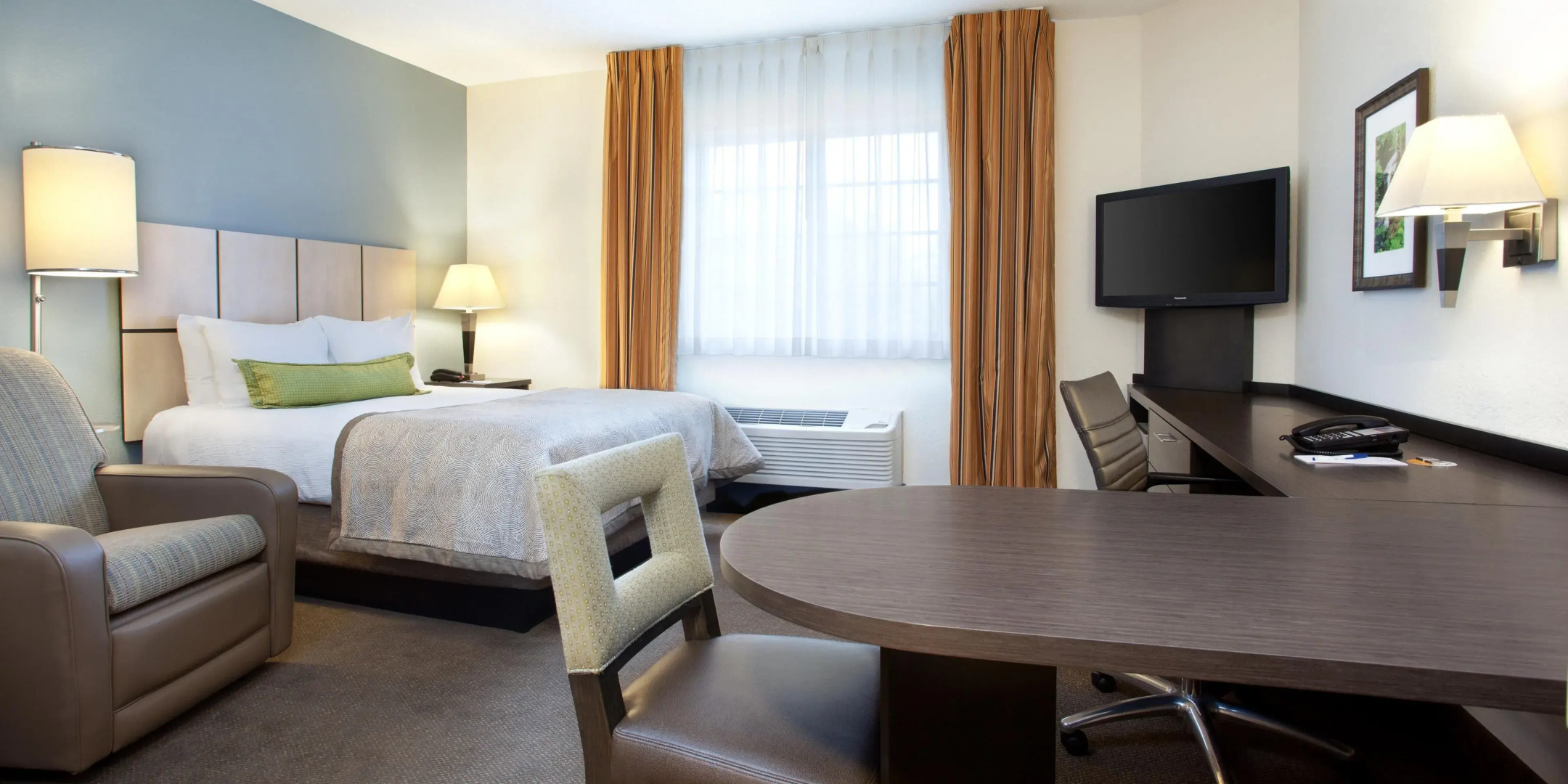 Sonesta Simply Suites Miami Airport Doral