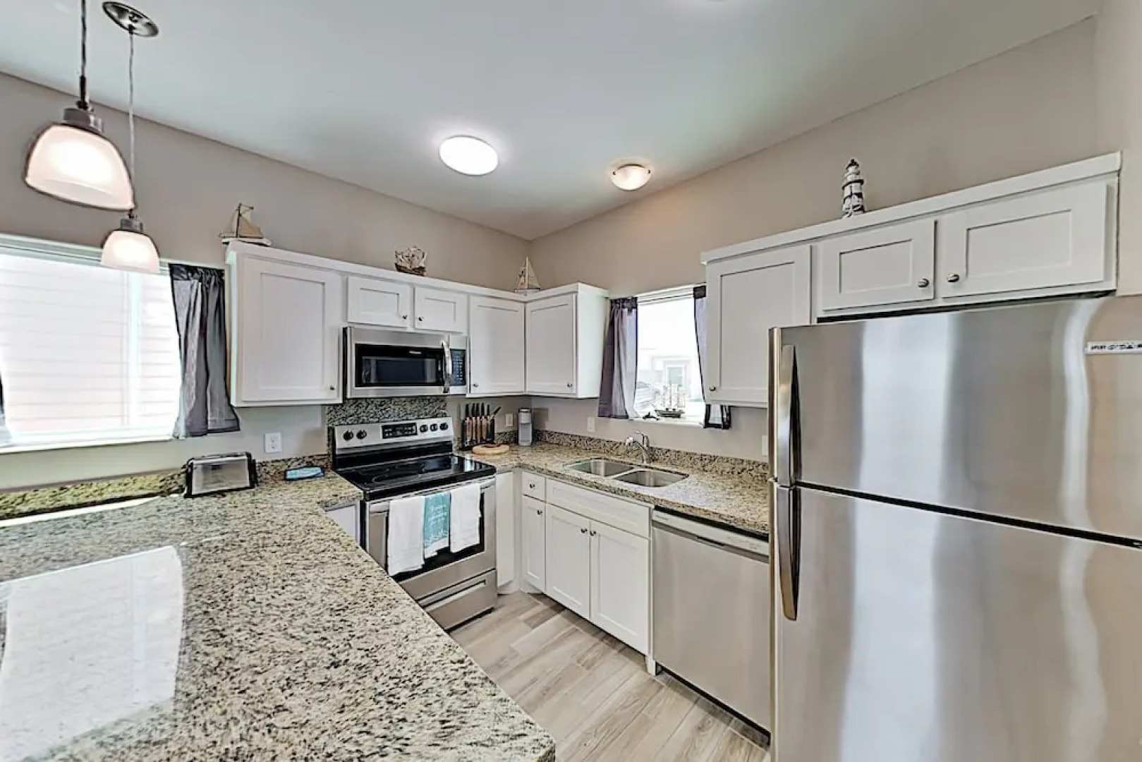 Stylish Las Joyas W/ Pool, Pier & Palapa 2 Bedroom Home